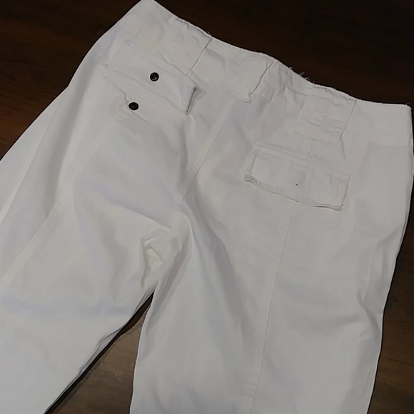 White capri - Picture 3 of 3